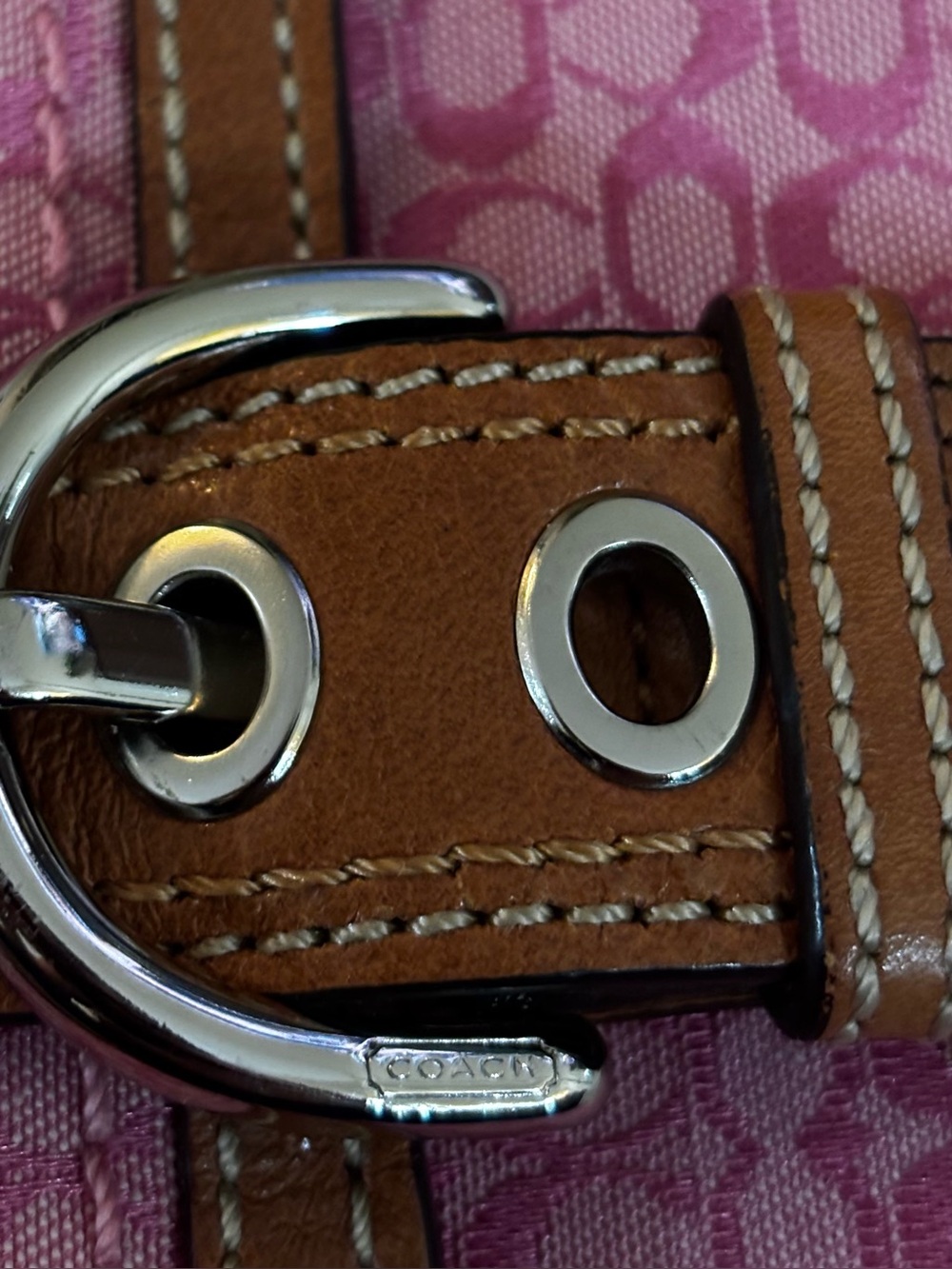 Vintage Coach Pink Signature Jacquard Buckle Wristlet Y2K Mini Bag - Picture 3 of 6